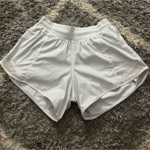 White Lululemon Size 4 2.5” Hotty Hot Shorts